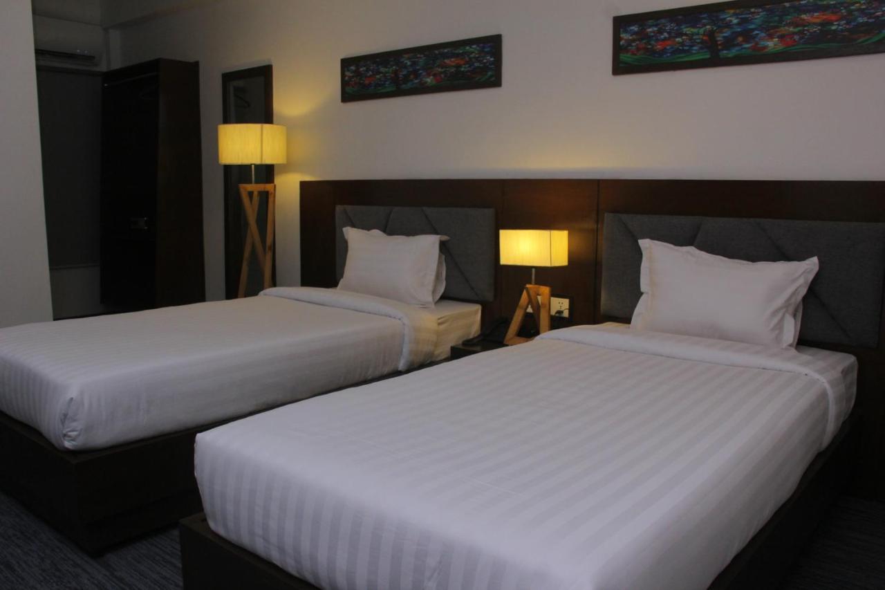 Hotel Zakaria International Dhaka Buitenkant foto