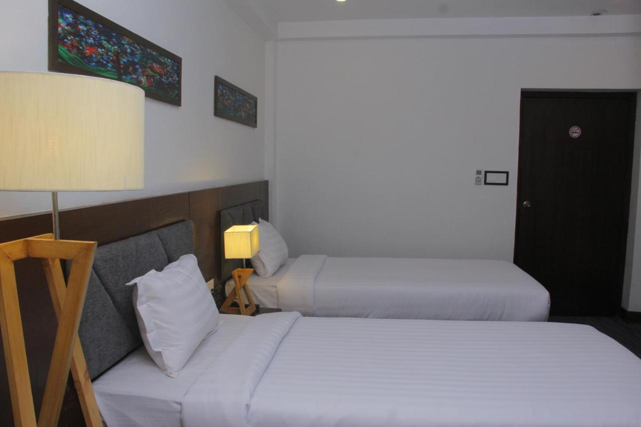 Hotel Zakaria International Dhaka Buitenkant foto